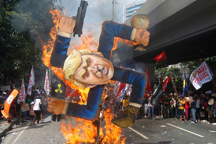 Presume Trump éxitos en su viaje por Asia y se acredita ajustes globales en política exterior