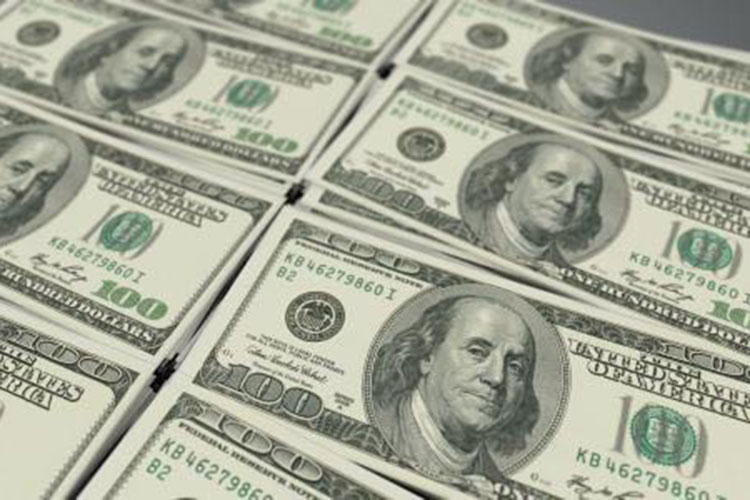 Dólar cotiza a la venta en 19.54 pesos en el AICM