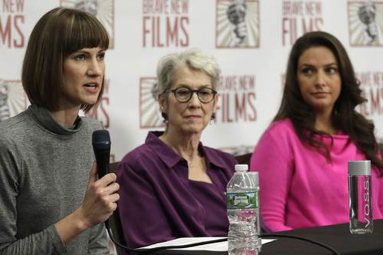 Tres mujeres piden investigar a Trump por acoso sexual
