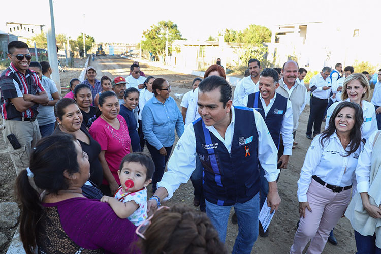 Avanza pavimentación en colonia Constitucional
