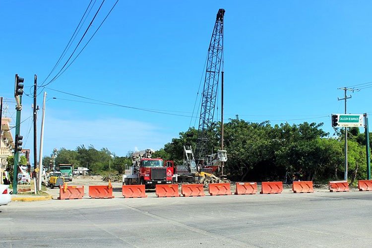 Detectan ducto de Pemex en obra de puente elevado en Madero