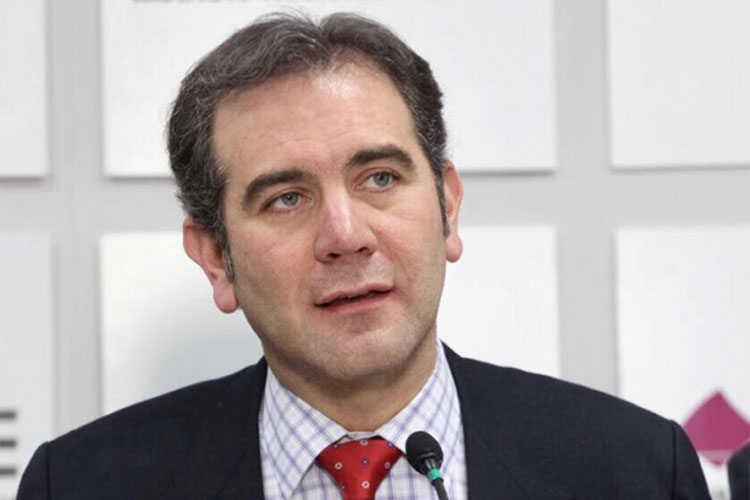 Llama INE a precandidatos y partidos a conducirse con apego a la ley