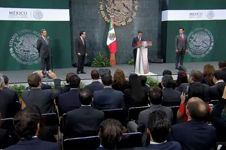 Mikel Arriola se va del IMSS; sustituye Tuffic Miguel Ortega