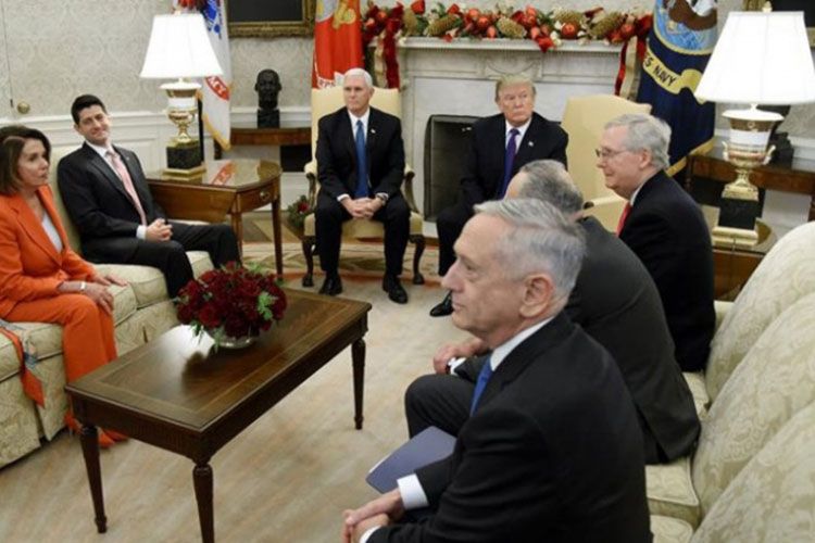 Congreso de EU evita cierre del gobierno por dos semanas