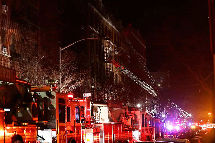 Luto en NY por uno de los peores incendios en décadas
