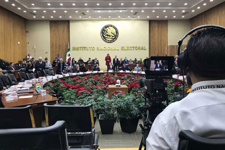 Ningún precandidato ha rendido cuentas: INE