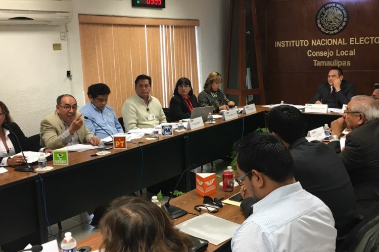 Pasan cuatro independientes con apoyo de firmas