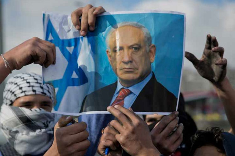 Miles de israelíes exigen la renuncia de Netanyahu