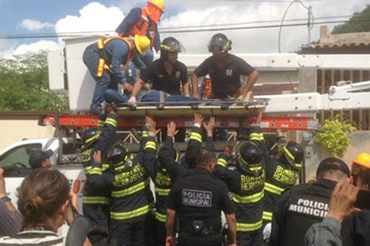 Elude la CFE pagar indemnización a joven electrocutado