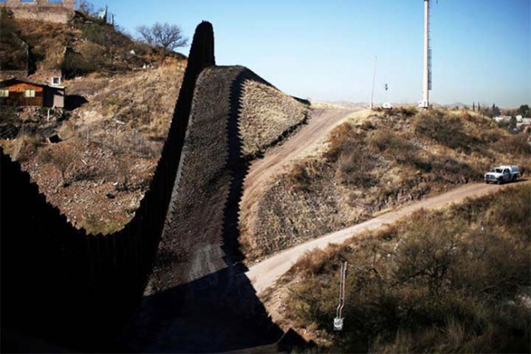 Arizona entierra proyecto para construir su propio muro fronterizo