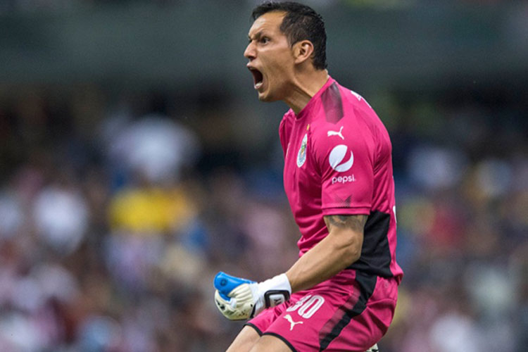 ¡Rodolfo Cota se queda!