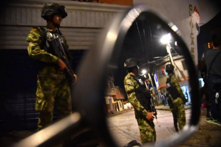 Colombia expedirá ley para rendición de bandas criminales
