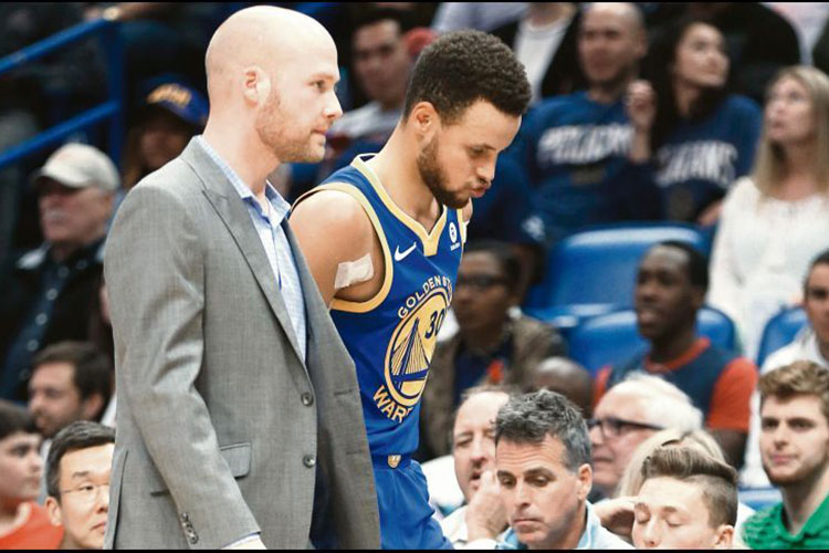 Curry, fuera dos semanas