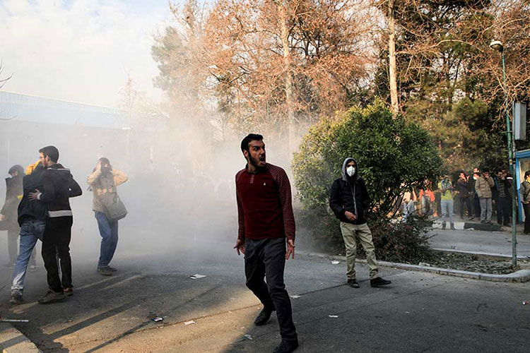 Tensión en Irán por ola de protestas contra el gobierno