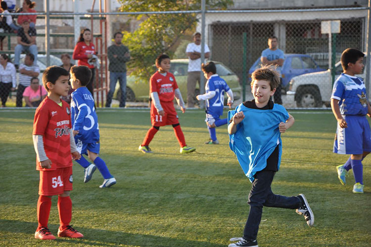 Arranca torneo de futbol de parques de Bienestar