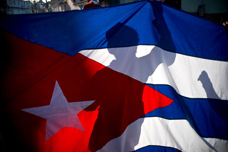 Regresan a su país 78 cubanos “excluibles” de refugio en EU