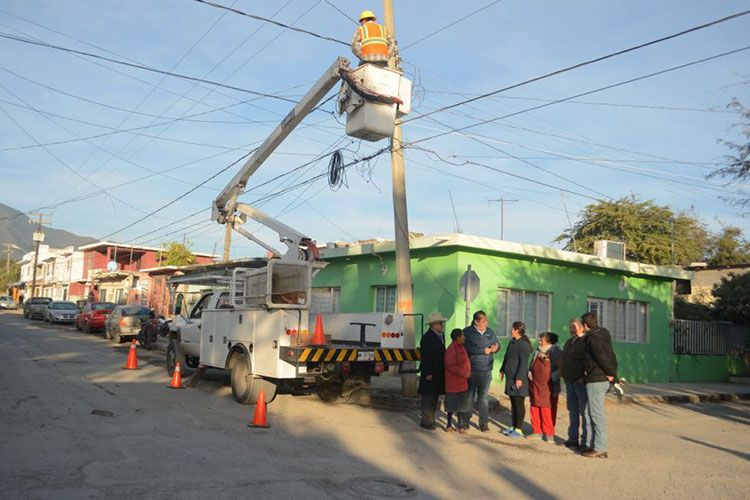 Iluminan a Victoria con lámparas LED