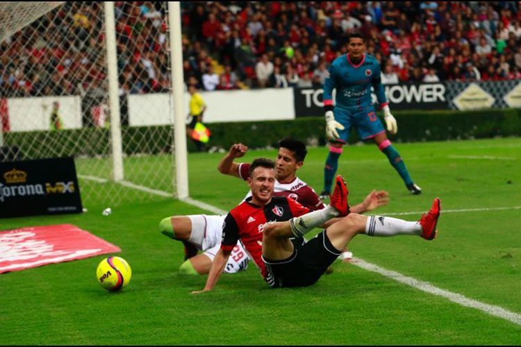 Los Tiburones devoran a los Zorros