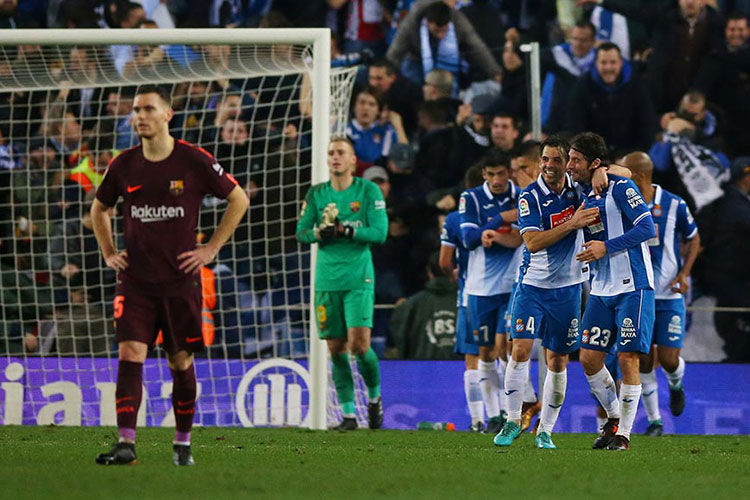 Barcelona pierde racha invicta ante el Espanyol