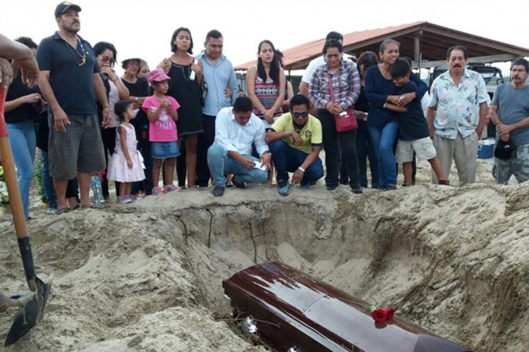Sepultan a Carlos Domínguez en Guerrero