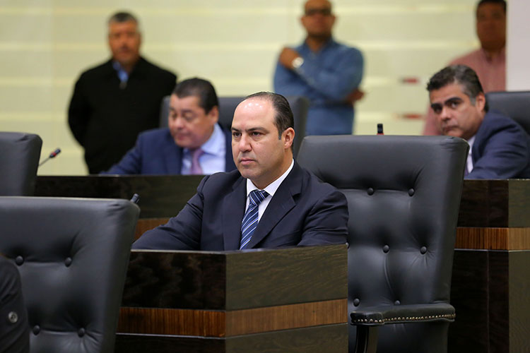 Preparan ‘licencia’ cuatro legisladores