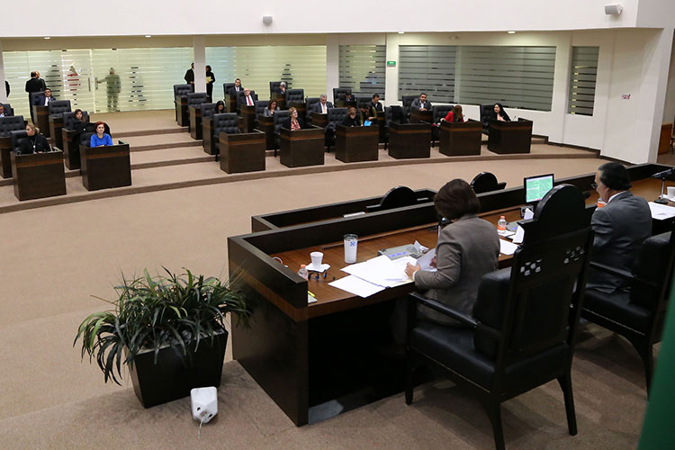 Preparan ‘licencia’ cuatro legisladores