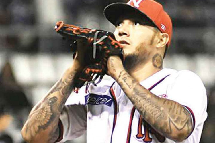 Houston impide a Velázquez lanzar en final de la LMP