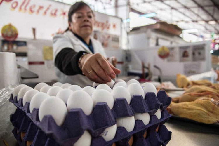 Precio de huevo se dispara