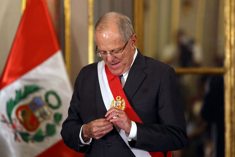 Tercera renuncia en el gabinete de Kuczynski