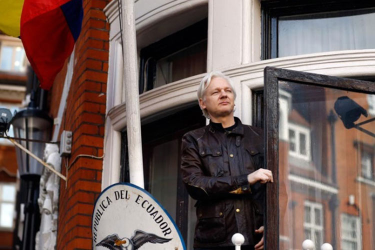 Confirman que Ecuador le dio la ciudadanía a Julian Assange
