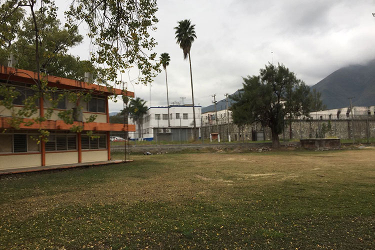 Preparan a alumnos contra motín en penal… en simulacro