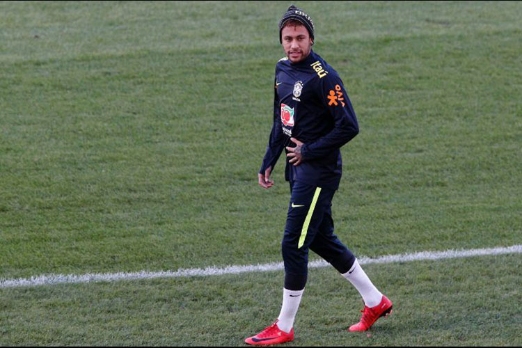 Neymar lamenta haber llegado a la Liga francesa, según medios