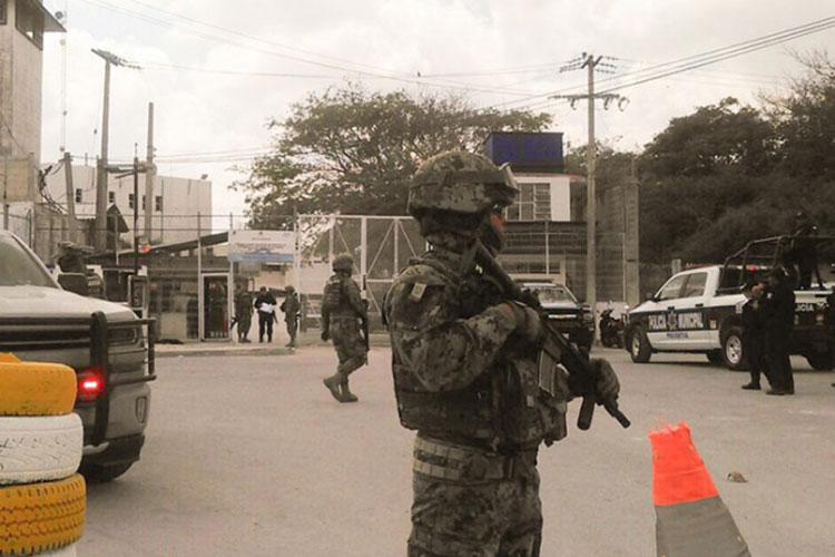 Reportan cinco heridos por riña en cárcel de Cancún