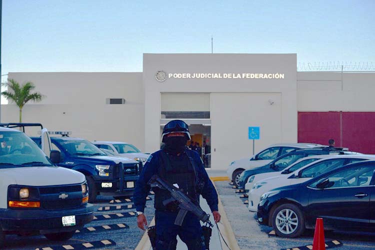 Defensa de Eugenio solicita pruebas a EU; Piden intervención de Juez