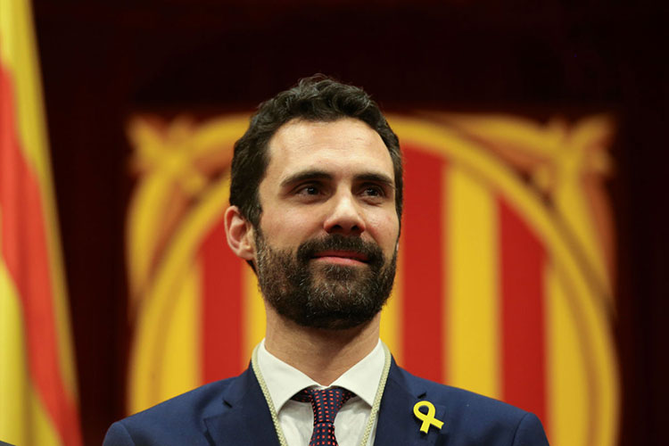 Parlamento catalán elige como presidente a independentista Roger Torrent