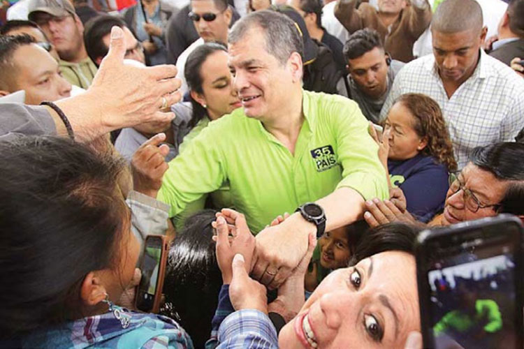 Rafael Correa abandona su partido Alianza País