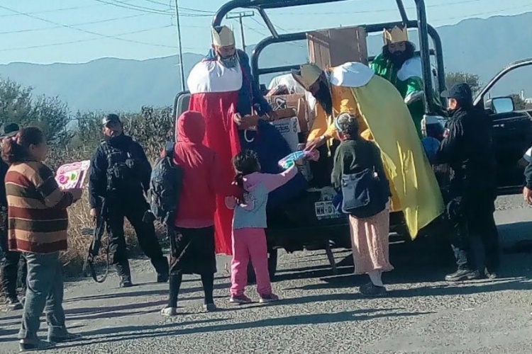 Llegan “Reyes Magos” con Seguridad a los niños