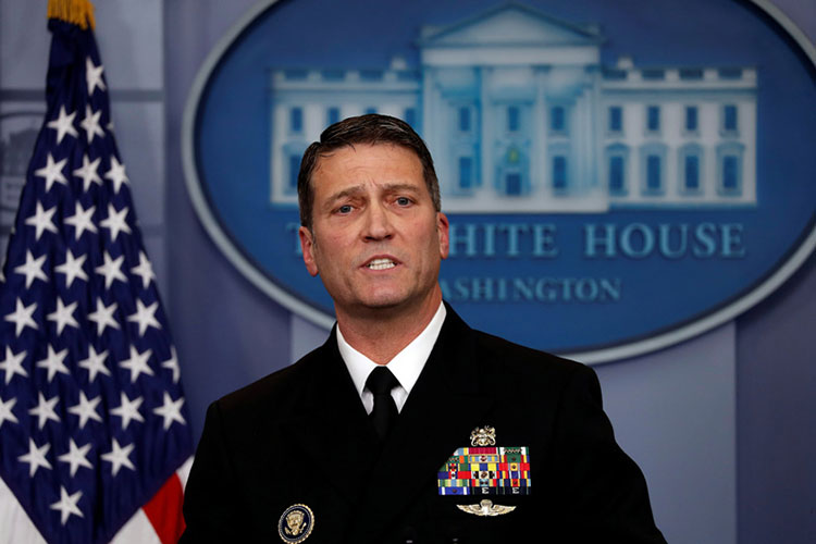 Certifican salud mental de Trump; debe bajar de peso