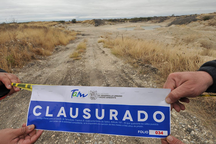 Gobierno del Estado clausura banco de material de caliche
