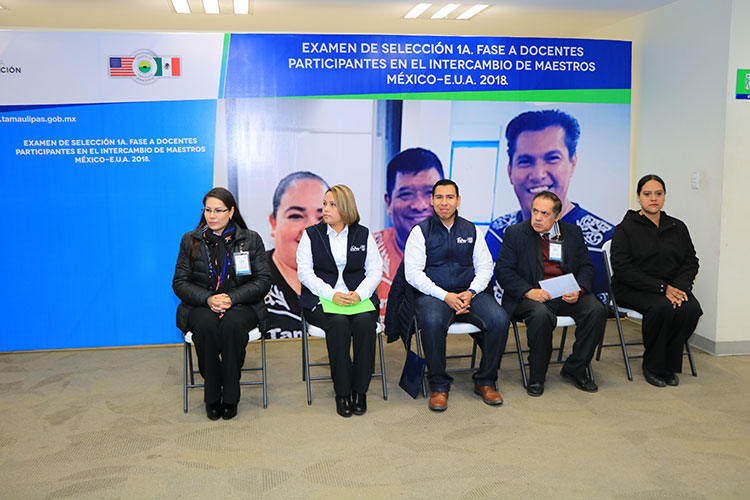 Maestros de intercambio México-EU presentan examen