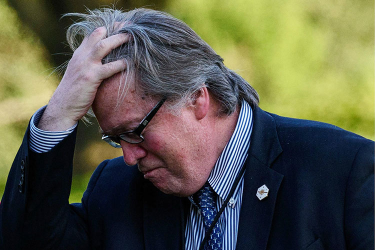 Wolff: Bannon miente; sí  criticó al hijo de Donald Trump