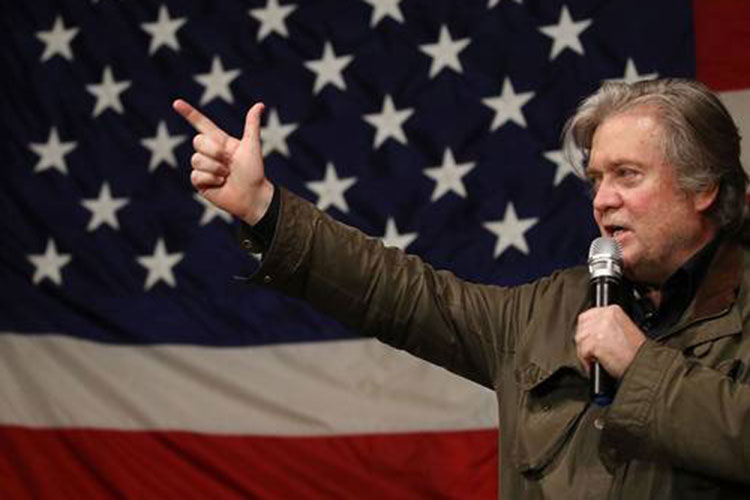 Recula Bannon en sus dichos sobre el hijo de Trump
