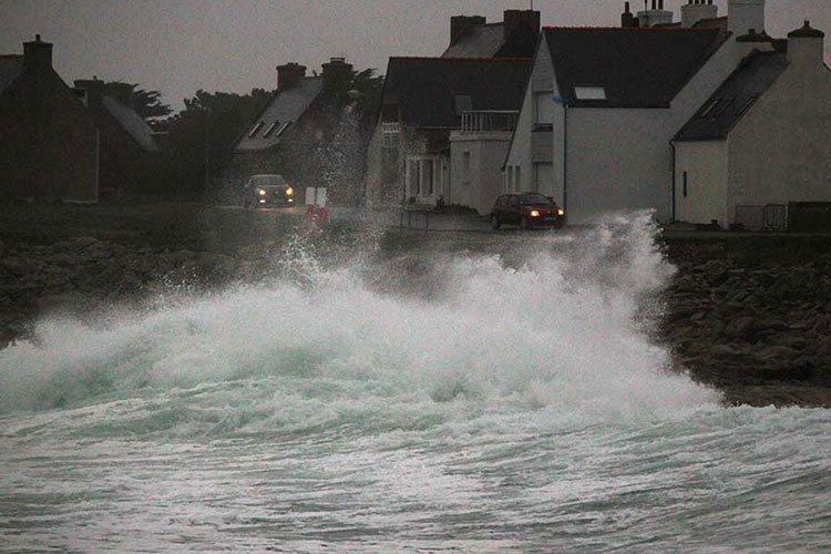Al menos 5 muertos por tormenta Eleanor en Francia