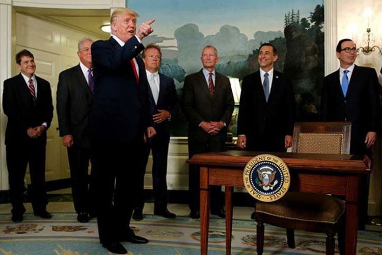 Acusa Trump a demócratas de servir a extrema izquierda