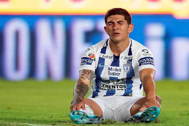 Víctor Guzmán, sin Mundial y sin torneo