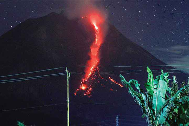 Asia, en alerta por volcanes activos