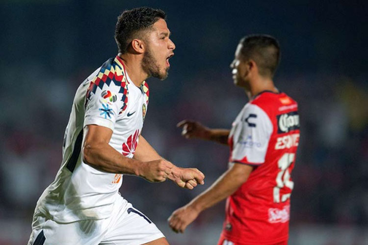 América rescata su invicto en la agonía