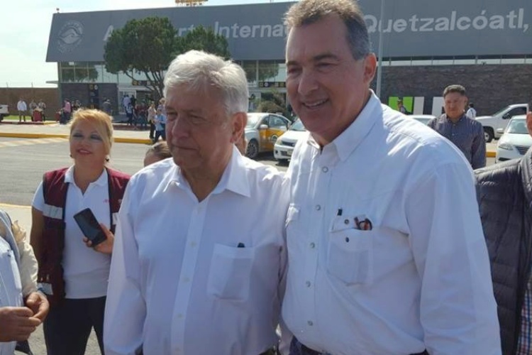 Llega AMLO a Nuevo Laredo a reunión privada