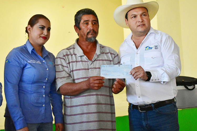 Entrega Desarrollo Rural 2.5 mdp en Seguro Agrícola