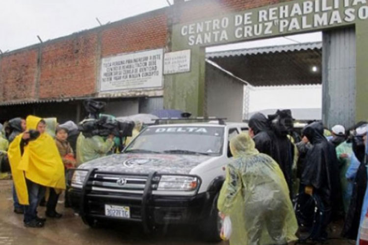 Se suicida boliviana que usaba a su hija para videos porno
